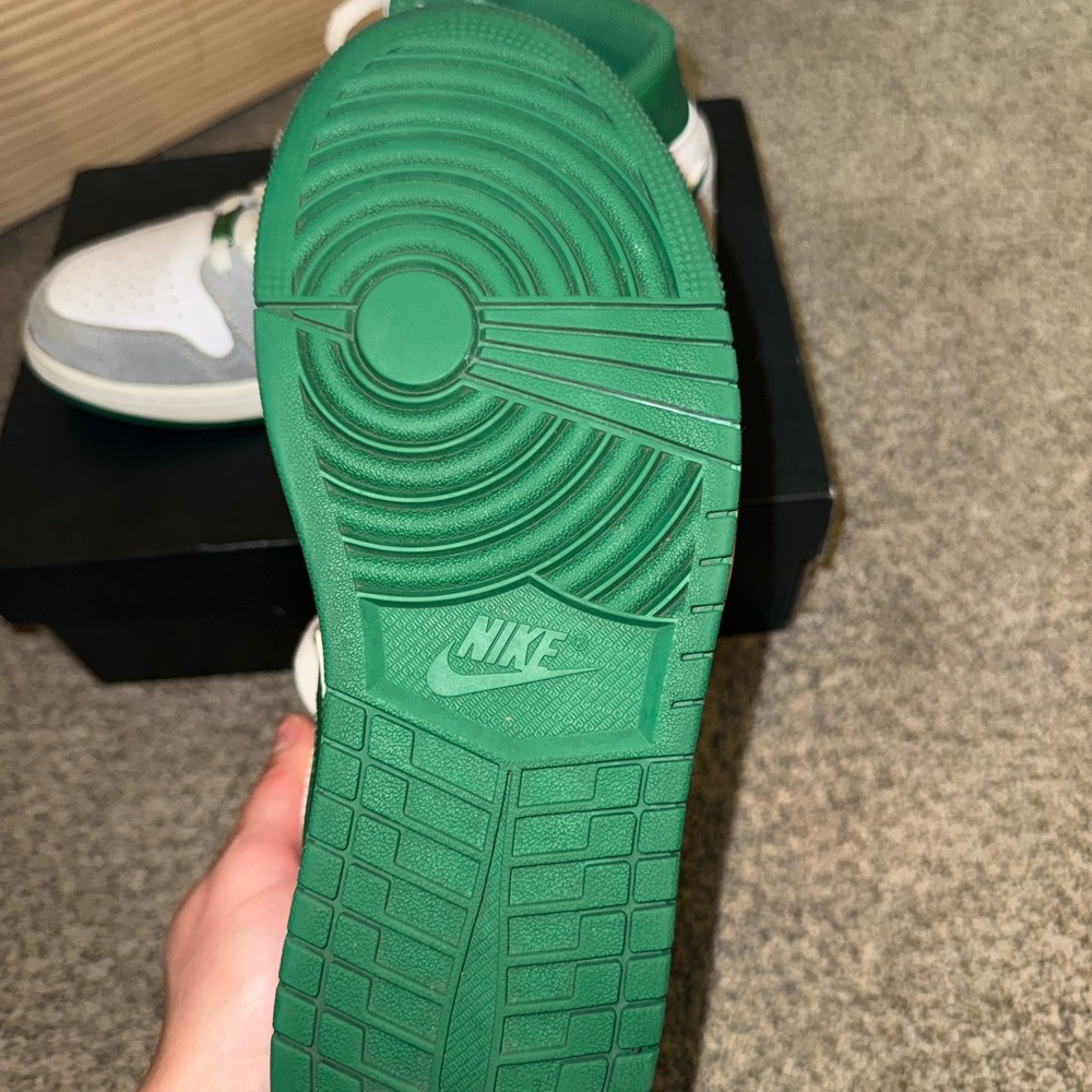 Nike Men's Sneakers in Green and White - Picture 6 of 6